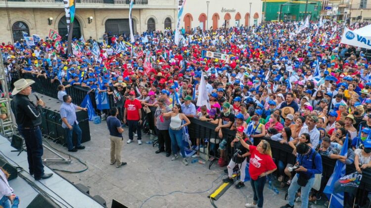 Van miles al cierre de campaña del Truko Verástegui en Matamoros