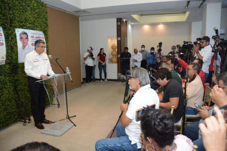 Desmiente y enfrenta Américo Villarreal al gobernador García Cabeza de Vaca