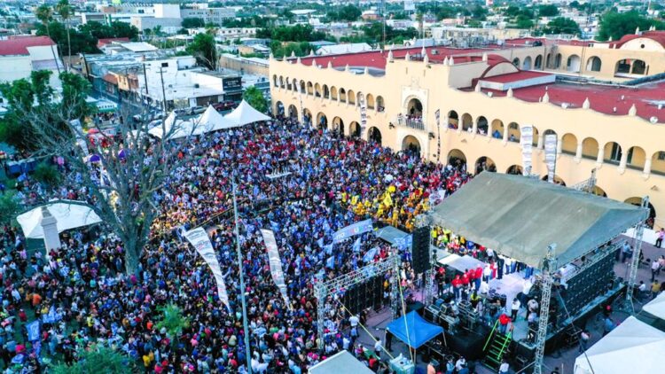 Verástegui cierra campaña con plaza hidalgo llena en Nuevo Laredo