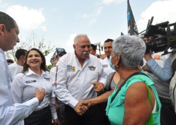 Ofrece César Verástegui apoyos adicionales a adultos mayores de Güémez