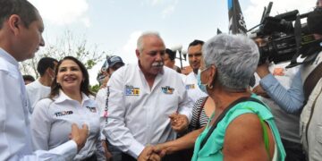 Ofrece César Verástegui apoyos adicionales a adultos mayores de Güémez