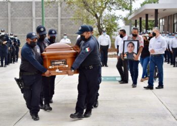 Rinden homenaje póstumo en Altamira a policía asesinada Raquel Gisley Segura Ocaña