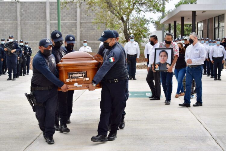 Rinden homenaje póstumo en Altamira a policía asesinada Raquel Gisley Segura Ocaña
