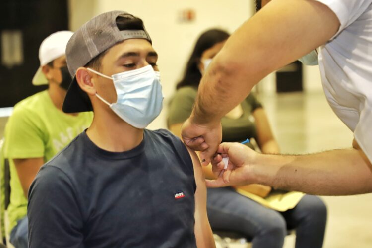 Amplían al 24 de mayo vacunación contra COVID a mayores de 18 años en Tamaulipas