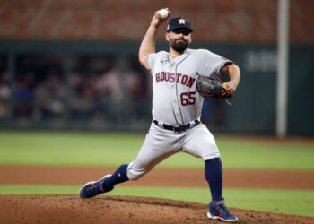 Logra José Urquidy segunda victoria con Astros