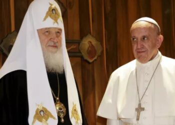Papa Francisco encara a patriarca ruso: “no seas monaguillo de Putin”