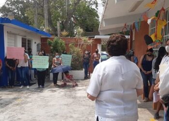 A punto de caer el techo del preescolar Rosaura Zapata