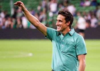 Extienden por 3 años contrato de entrenador del Austin FC