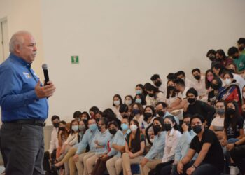 Presenta Verástegui propuestas de seguridad, salud, educación y oportunidades para jóvenes