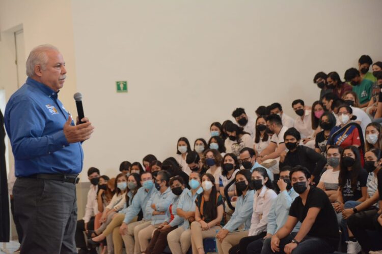 Presenta Verástegui propuestas de seguridad, salud, educación y oportunidades para jóvenes
