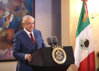 AMLO rompe protocolo en Honduras: ‘Apoyamos reforma eléctrica de Xiomara Castro’