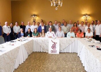 Invita Verástegui a empresarios al Comité de Compras del Gobierno