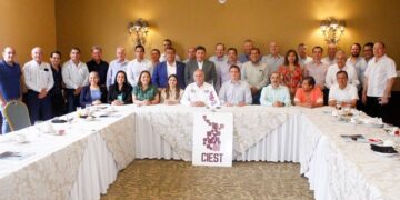 Invita Verástegui a empresarios al Comité de Compras del Gobierno