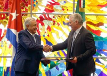 Impulsan López Obrador y Díaz-Canel colaboración en salud