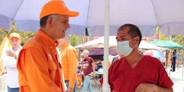 Afirma Diez que está en segundo lugar en encuestas, pero no muestra sondeos