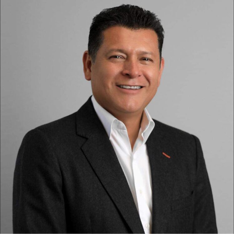 Busca diputado se agilice pago a regantes del 025 y 026