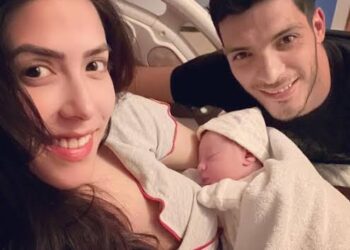 Raúl Jiménez presume el nacimiento de su hijo