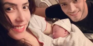 Raúl Jiménez presume el nacimiento de su hijo