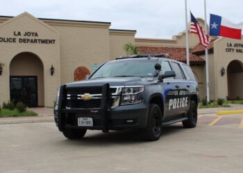 Van a la cárcel por fraude ex alcalde e hija en Texas.