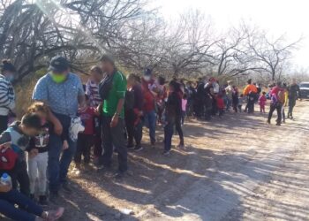 Cada vez detienen más migrantes en Texas