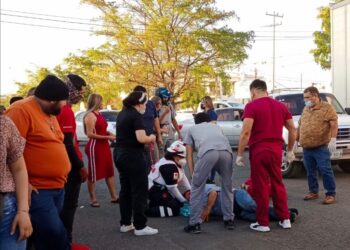 Trasladan grave a adulto mayor luego de ser arrollado por camioneta