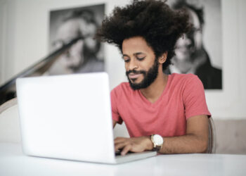 ¿Cómo invertir de forma segura en la bolsa mexicana?