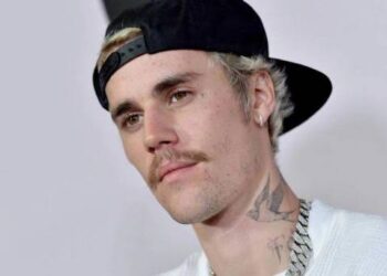 Justin Bieber revela que tiene la mitad del rostro paralizado