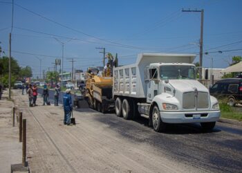 Sigue fuerte la pavimentación en Matamoros; gobierno trabaja en varias avenidas de gran movilidad vehicular