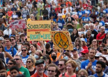 Miles en EU claman por mayor control de armas ante inacción del Congreso