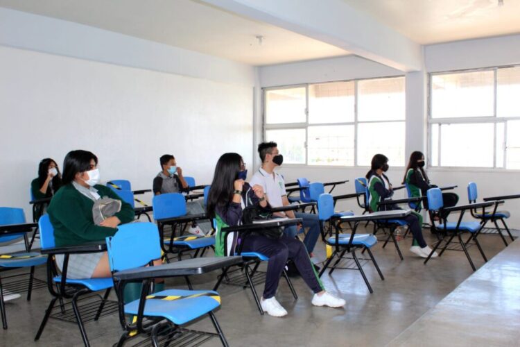 Alertan por generación perdida en México debido al covid-19