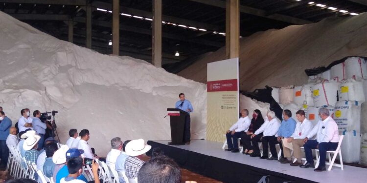 Arriban a Tampico embarques de sulfato de amonio y cae 30% precio del fertilizante