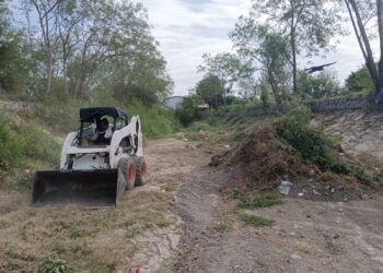 Refuerza Municipio limpieza y desazolve de drenes pluviales.