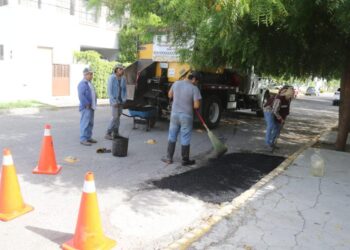 Continúa Ayuntamiento de Victoria trabajos de bacheo y mejora urbana