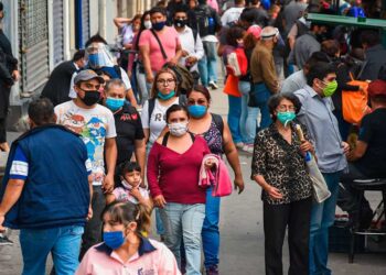 Casi 10 mil casos nuevos de COVID-19 en 24 horas en México