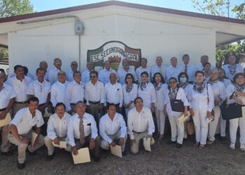 Celebran 50 años de egreso de la secundaria “Benito Juárez” de Ocampo, Tamaulipas