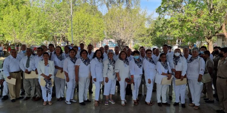 Celebran 50 años de egreso de la secundaria “Benito Juárez” de Ocampo, Tamaulipas
