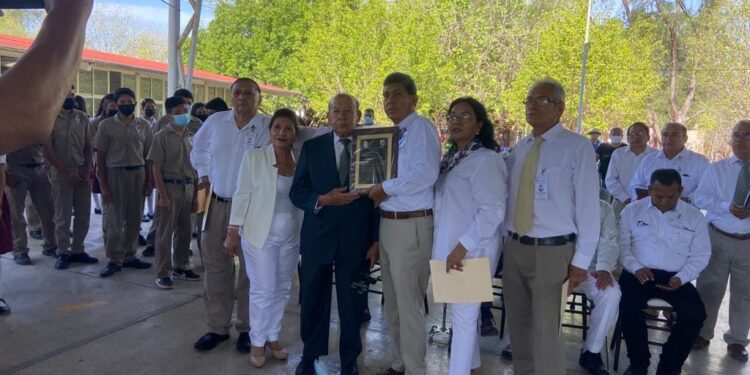 Celebran 50 años de egreso de la secundaria “Benito Juárez” de Ocampo, Tamaulipas