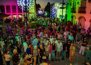 Reinaugura Alcalde Mario López actividades en la Calle 9; cientos de familias acuden a divertirse