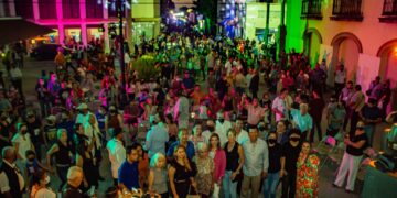 Reinaugura Alcalde Mario López actividades en la Calle 9; cientos de familias acuden a divertirse