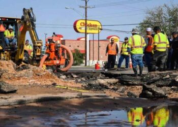 Mueren empleados de Agua y Drenaje en fosa