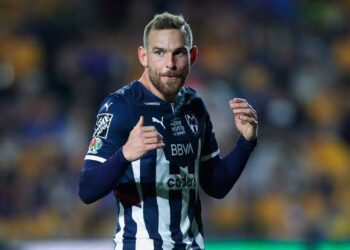 Con emotivo mensaje Vicent Janssen se despide de Rayados