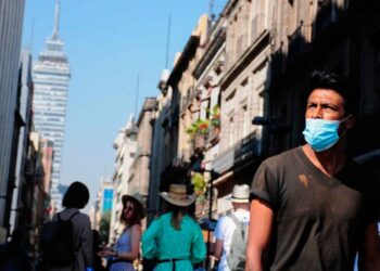 OPS alerta de repunte de casos de covid e influenza; pide reforzar medidas de higiene