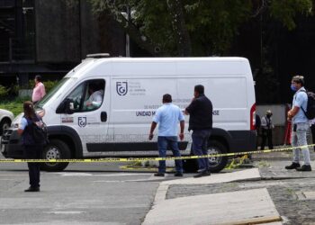 Se suicida alumno de la UNAM al lanzarse de edificio de la Facultad de Medicina