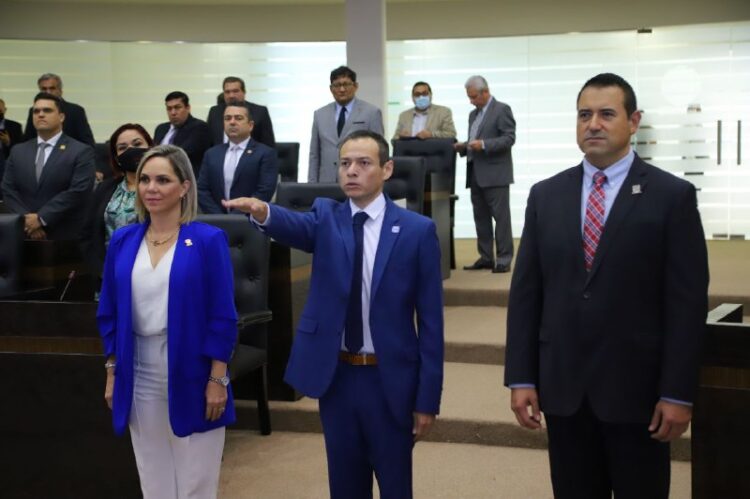 Protesta Raúl Pérez Luévano como diputado local del PAN en Tamaulipas