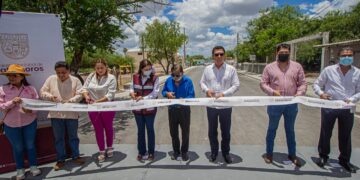 Inaugura Alcalde Mario López accesos en colonias, que tenían hasta 35 años sin ser pavimentados
