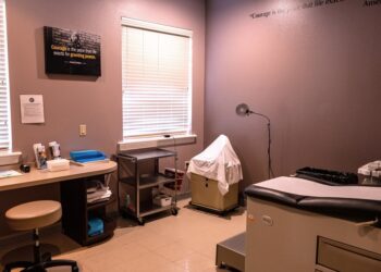 Juez estatal bloquea ley antiaborto en Texas