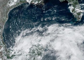 Se forma tormenta tropical “Alex” en el Atlántico con remanentes de “Agatha”