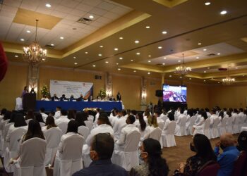 Entrega UAT en Matamoros la generación 2017-2022 de médicos cirujanos