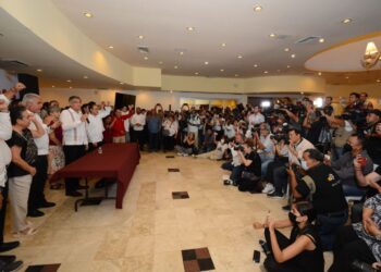 Américo Villarreal declara ventaja de 15 puntos en encuestas de salida en Tamaulipas