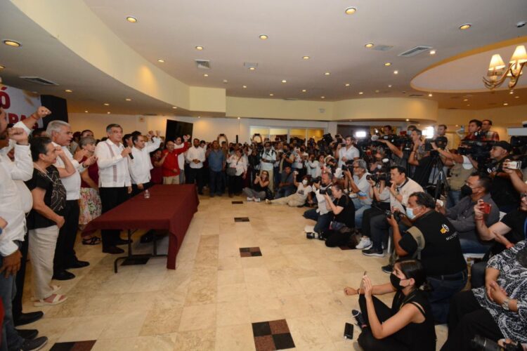 Américo Villarreal declara ventaja de 15 puntos en encuestas de salida en Tamaulipas